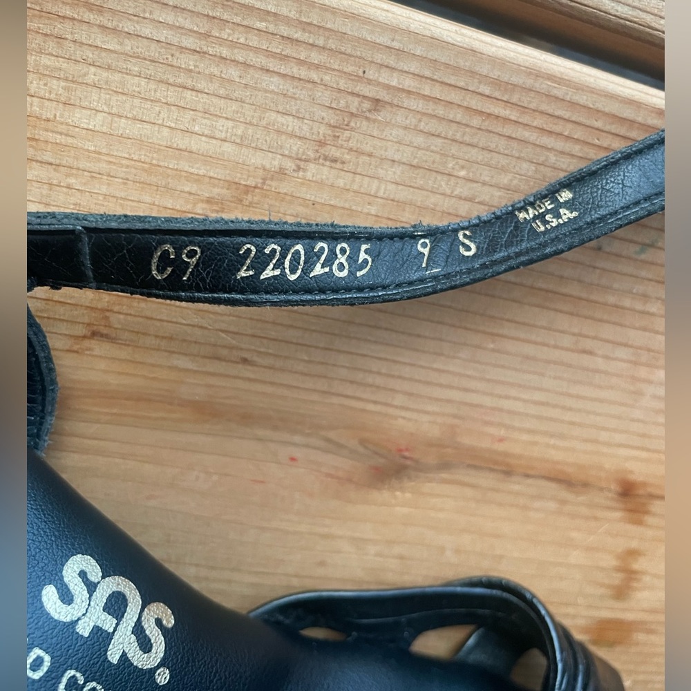 SAS Women's Elegant Black Sandals - Picture 3 of 11